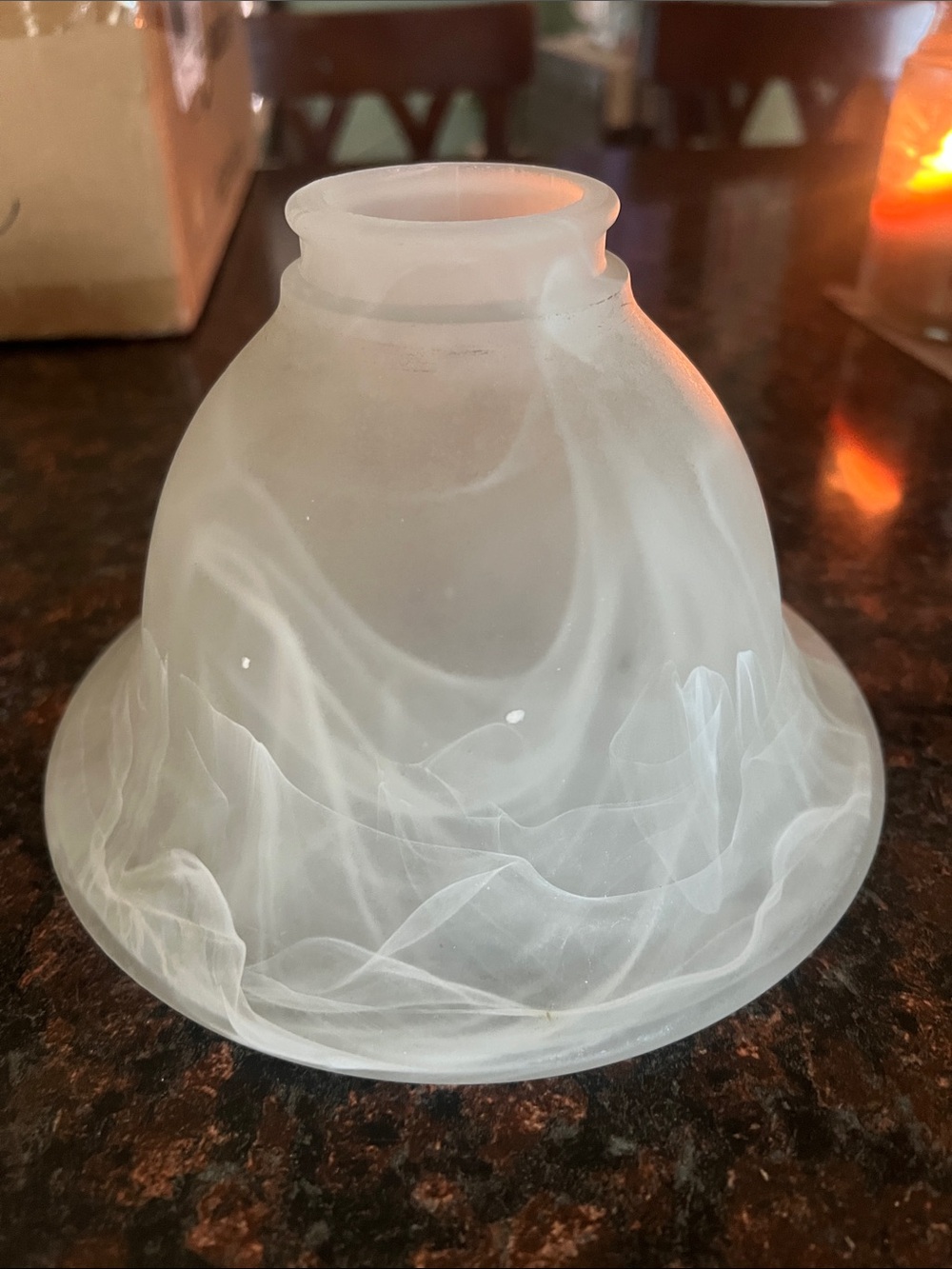 Frosted Swirl Glass Lamp Shade - White